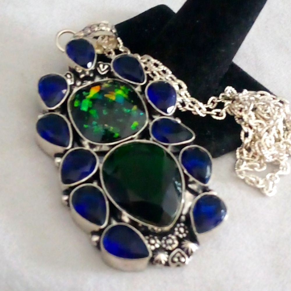 Huge tourmaline and sapphire pendant 🤗